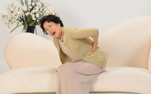 Phòng bệnh xương khớp lúc giao mùa