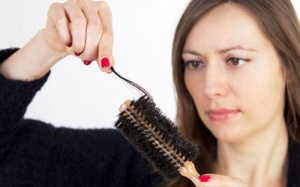 Phòng rụng tóc ở phụ nữ sau sinh