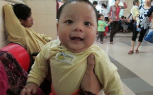 Bệnh hô hấp lúc giao mùa: Nỗi lo của những gia đình trẻ