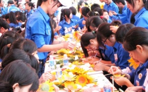 Nồng ấm Ngày hội Hoa hướng dương 'Vì bệnh nhi ung thư'