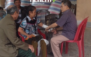 Gặp 'Thần y' chữa xương khớp tại gia