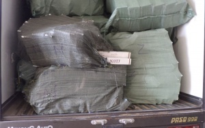 Bắt giữ hơn 2 nghìn cây thuốc lá nhập lậu