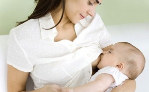 Nâng ngực có ảnh hưởng đến việc nuôi con bằng sữa mẹ?