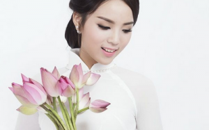 Vẻ đẹp dịu dàng của Hoa hậu trong bộ ảnh mới nhất