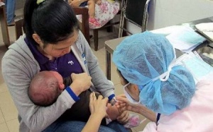 Khi nào nên cho trẻ đi tiêm vaccine sởi?