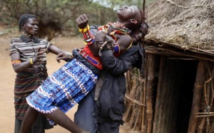 Loạt ảnh về tục 'cướp vợ' ở Kenya