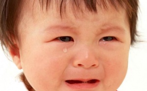 Bé khò khè sau khi ăn phải làm sao?