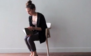 Kỳ lạ: Chiếc ghế 2 chân giúp sống lâu