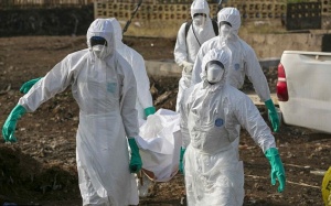 Vaccine Ebola đầu tiên an toàn cho người