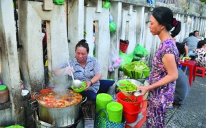 Thức ăn đường phố: “Sắp” an toàn!