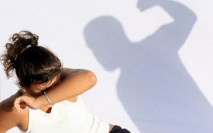 Lỗ hổng pháp lý 'bớt quyền' của người bị bạo hành