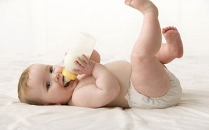 10 sai lầm các mẹ hay vấp khi cho con bú bình