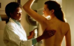 Cứ 10 phụ nữ có 1 người bị ung thư vú