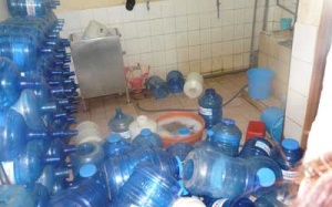 'Siết chặt' ATTP đối với nước uống đóng chai