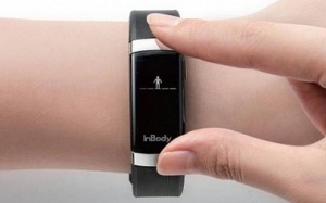 Bảo vệ sức khoẻ bằng vòng đeo tay thông minh