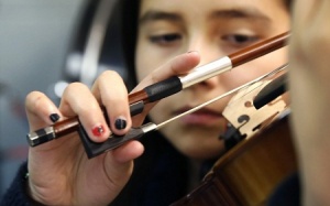 Âm nhạc giúp định hình hành vi của trẻ