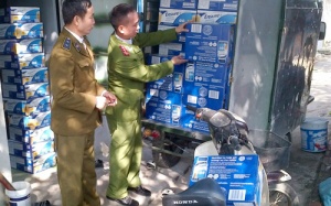Tịch thu 3.900 lon sữa nghi nhập lậu
