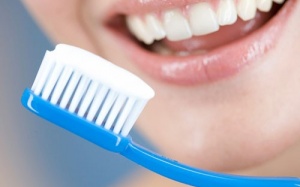 Ngủ dậy đánh răng - phá hỏng nụ cười! 