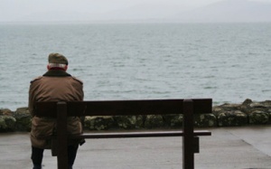 Sống hiện đại, chết... cô đơn