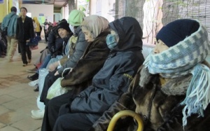 Phòng bệnh cho người cao tuổi trong mùa đông bằng cách nào?