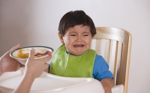 Bé 8 tháng chưa ngồi - Có phải còi xương? 