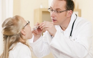 Có nên cắt amidan cho trẻ?