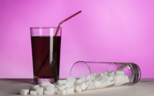 Dậy thì sớm vì uống nhiều nước ngọt