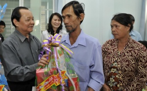 Công chức TP.HCM được hỗ trợ 1,2 triệu đồng ăn Tết