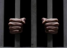 Mẹ bắt cha phải 'bóc lịch' vì chuyện ăn uống của con gái