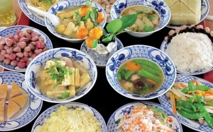 Chế độ ăn ngày Tết cho người tăng huyết áp