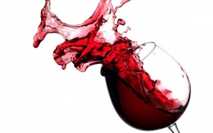 Phòng mất trí nhớ hiệu quả bằng rượu vang và lạc