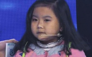 Xót xa thiếu nữ 19 tuổi “mắc kẹt” trong hình hài đứa trẻ