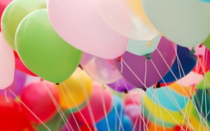 Ngày Tết: Đừng để bóng bay làm hại trẻ