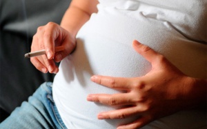 Video: Khói thuốc làm tăng nguy cơ tai biến sản khoa