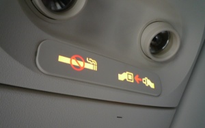 Bị phạt 3 triệu đồng vì hút thuốc trên máy bay