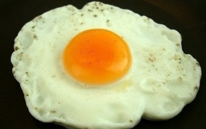 Bị ốm: Ăn trứng, uống sữa vì sao không tốt?