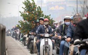 Cận Tết, đường phố Hà Nội ùn tắc nghiêm trọng