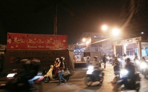 Nghi hàng giả, hàng nghìn công nhân trả lại quà Tết 