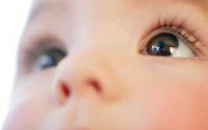 Chấn thương mắt ở trẻ: Xử lý thế nào?