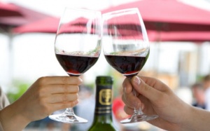 Khám phá bí mật sức khỏe tim mạch từ rượu vang