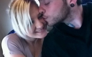 Chú rể 'tẩn' cô dâu ngay trong đêm tân hôn