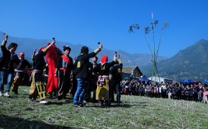 Đầu xuân, đến Sapa xem lễ hội