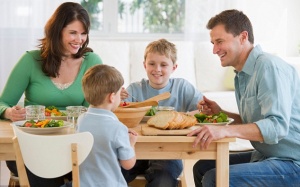 Người Anh chỉ dành 41 phút mỗi ngày để ăn