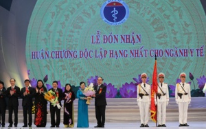 Ngành Y đón nhận Huân chương Độc lập Hạng Nhất