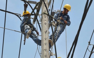 Xăng, điện, viện phí... đều rình tăng