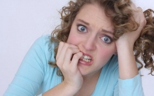 Viêm nhiễm nặng vì thói quen cắn móng tay