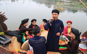 Lượng khách đông kỷ lục trẩy Hội Lim nghe hát quan họ