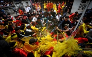 Cướp lộc ở hội Gióng là “cướp có văn hóa”