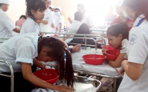 Khẩn trương xử lý vụ 65 học sinh ngộ độc thực phẩm