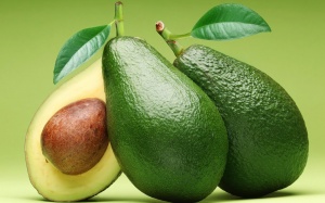 Công thức làm căng da mặt từ quả bơ